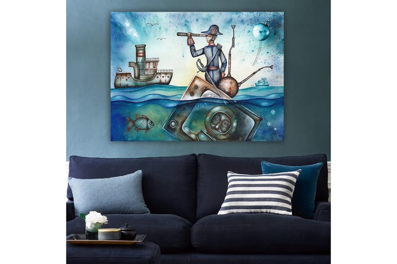 Canvastavla 70x100 cm - Sjöman som står på en båt och spanar med en kikare över havet, omgiven av olika maritima element - Blå / Grön / Brun - Inredning & dekor - Tavlor & konst - Canvastavla