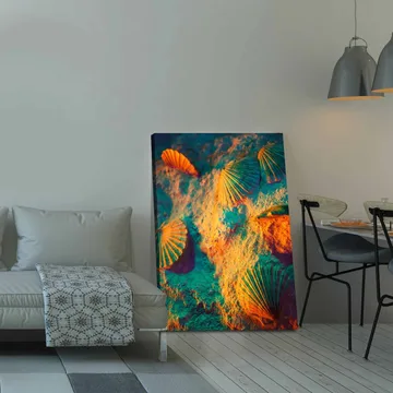 Canvastavla 70x100 cm - Skaldjursskal på sand med en färgglad och drömlik bakgrund - Turkos / Orange / Lila - Inredning & dekor - Tavlor & konst - Canvastavla