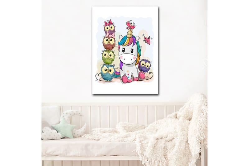Canvastavla 70x100 cm - Söt enhörning omgiven av färgglada ugglor med stora ögon - Grå / Grön / Lila - Inredning & dekor - Tavlor & konst - Canvastavla
