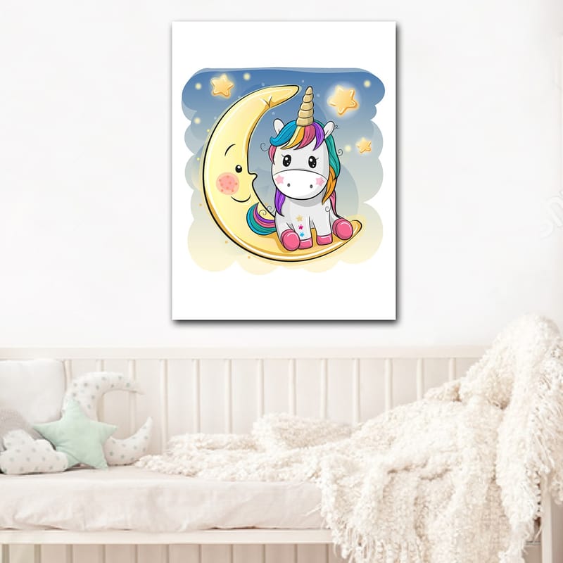 Canvastavla 70x100 cm - Söt enhörning som sitter på en måne med stjärnor i bakgrunden - Gul / Rosa / Blå - Inredning & dekor - Tavlor & konst - Canvastavla