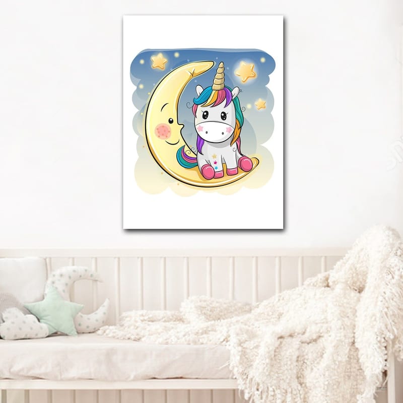 Canvastavla 70x100 cm - Söt enhörning som sitter på en måne med stjärnor i bakgrunden - Gul / Rosa / Blå - Inredning & dekor - Tavlor & konst - Canvastavla