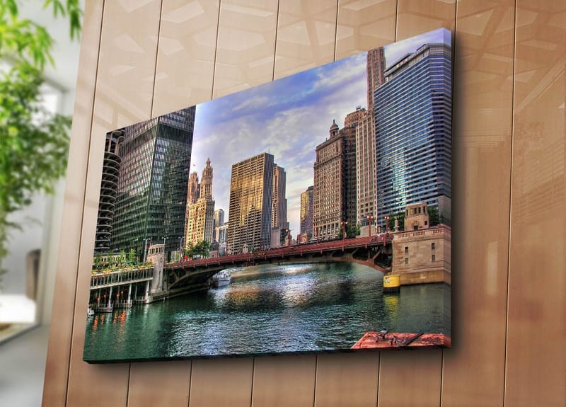 Canvastavla 70x100 cm - Stadssilhuett med moderna skyskrapor och en bro över en vattenväg - Blå / Grön / Beige - Inredning & dekor - Tavlor & konst - Canvastavla