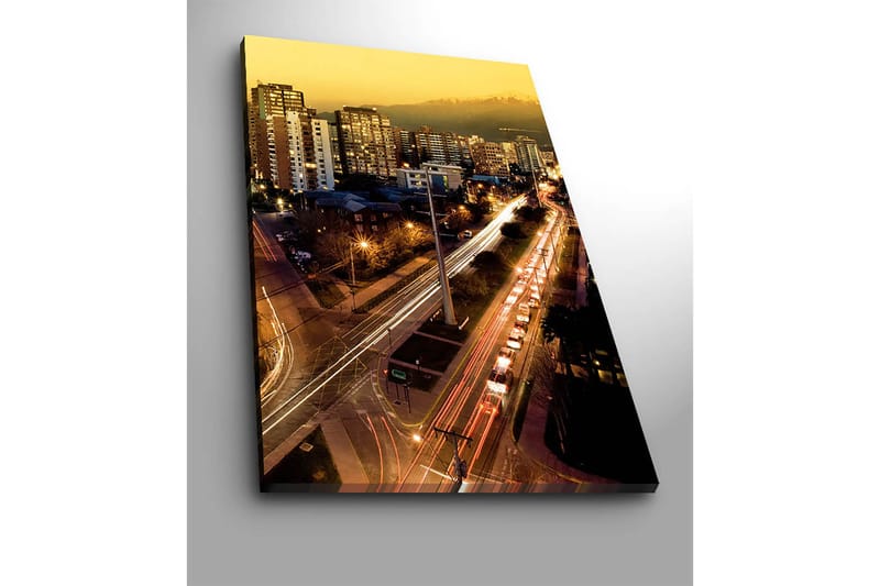 Canvastavla 70x100 cm - Stadssilhuett vid skymning med ljus från byggnader och trafik - Guld / Mörkblå / Vit - Inredning & dekor - Tavlor & konst - Canvastavla