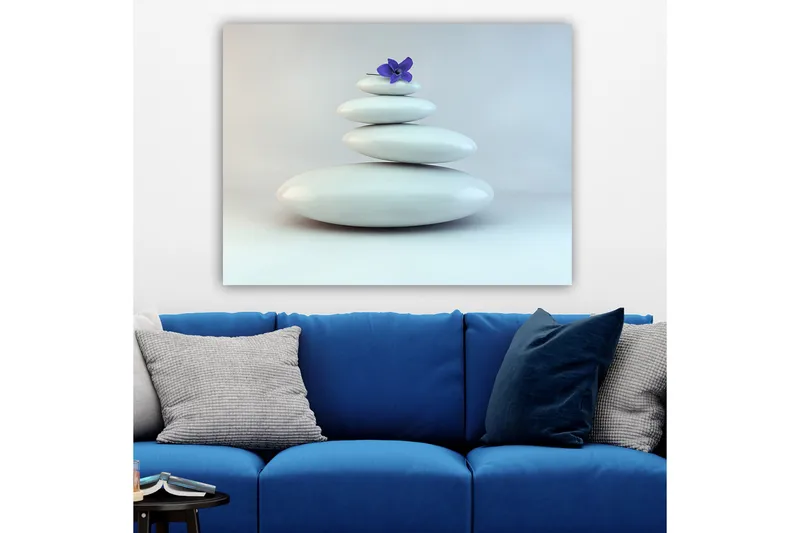 Canvastavla 70x100 cm - Stapel av vita stenar med en lila blomma på toppen - Vit / Lila - Inredning & dekor - Tavlor & konst - Canvastavla
