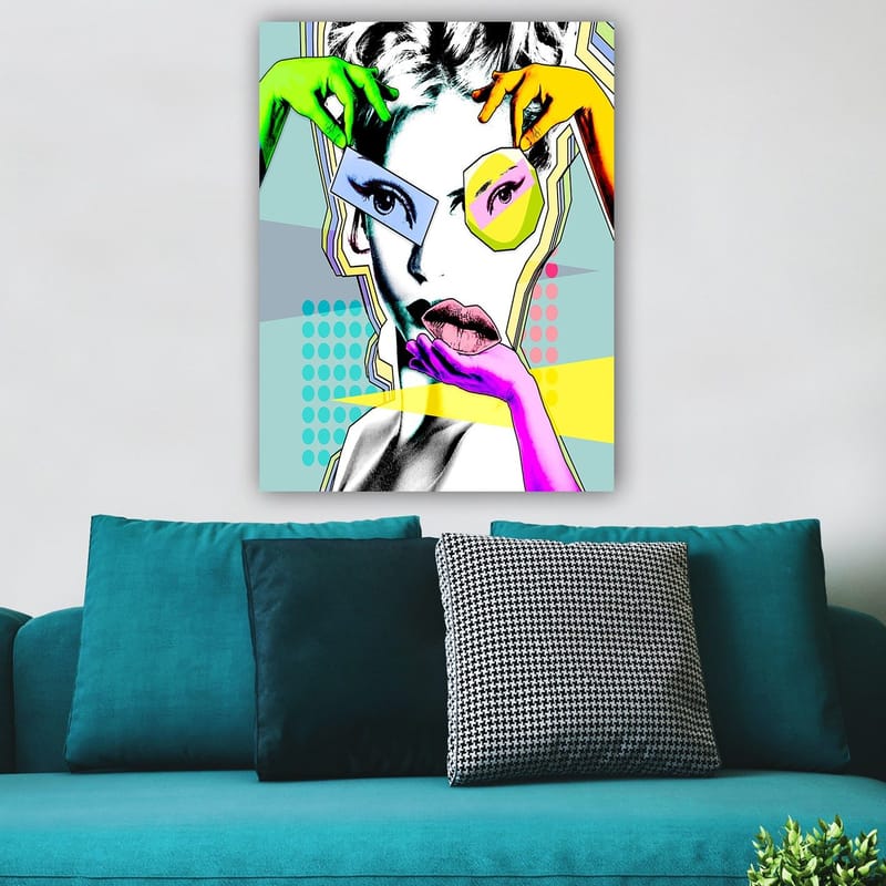 Canvastavla 70x100 cm - Stiliserad kvinnoansikte med färgglada händer som interagerar med ansiktet - Grön / Rosa / Gul - Inredning & dekor - Tavlor & konst - Canvastavla