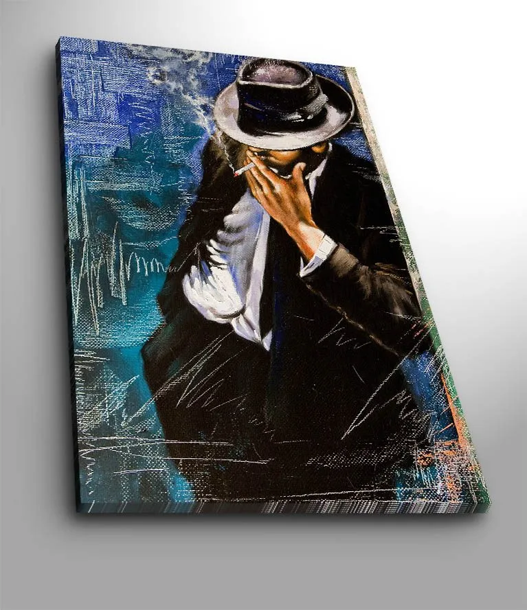 Canvastavla 70x100 cm - Stiliserad man i kostym som röker en cigarett, med en mystisk och nostalgisk atmosfär - Mörkblå / Svart / Vit - Inredning & dekor - Tavlor & konst - Canvastavla