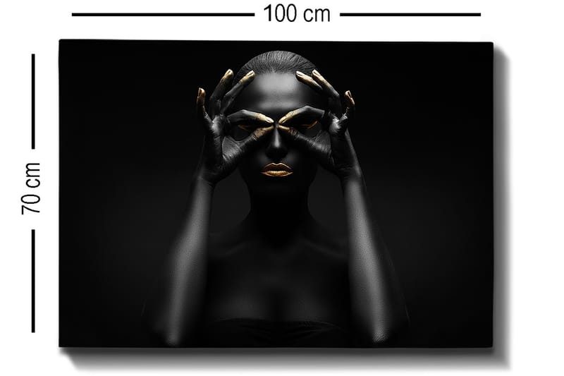 Canvastavla 70x100 cm - Stiliserad porträttbild av en kvinna med svarta händer som formar ett par ögon, med guldiga detaljer på läppar och fingertoppar - Svart / Guld - Inredning & dekor - Tavlor & konst - Canvastavla