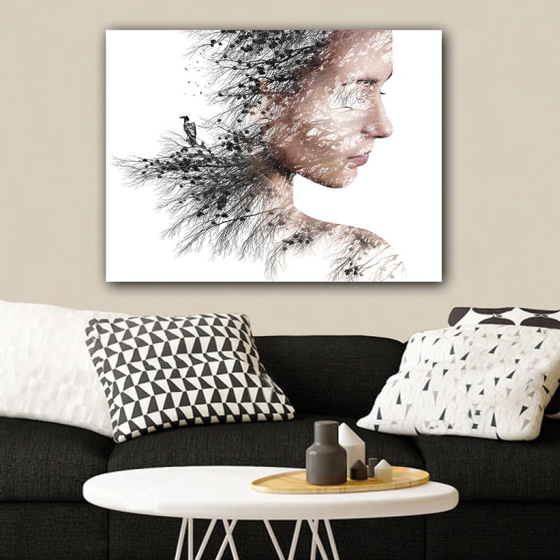 Canvastavla 70x100 cm - Stiliserad porträtt av en kvinna med träd och fåglar som en del av hennes silhuett - Svart / Grå / Brun - Inredning & dekor - Tavlor & konst - Canvastavla