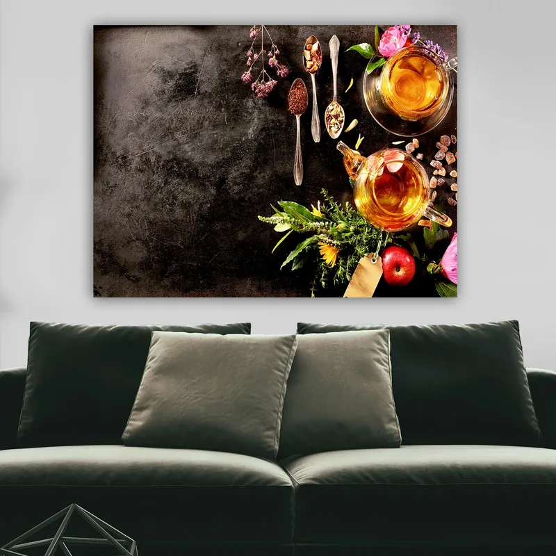 Canvastavla 70x100 cm - Stilla komposition med te, kryddor och blommor som skapar en inbjudande atmosfär - Guld / Grönt / Rosa - Inredning & dekor - Tavlor & konst - Canvastavla