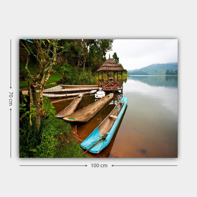 Canvastavla 70x100 cm - Stilla sjö med traditionella kanoter och en paviljong omgiven av grönska - Blå / Brun / Grön - Inredning & dekor - Tavlor & konst - Canvastavla