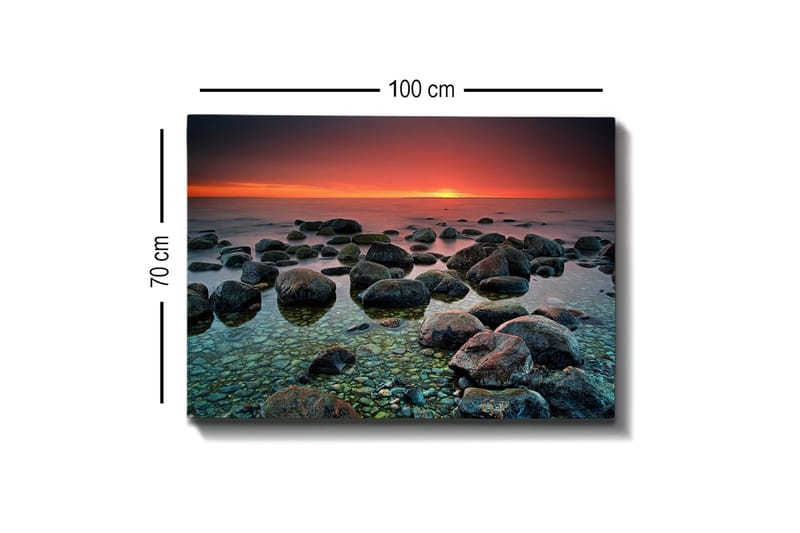Canvastavla 70x100 cm - Stillsam strand med klippblock som speglar en vacker solnedgång vid horisonten - Mörkgrå / Grön / Orange - Inredning & dekor - Tavlor & konst - Canvastavla