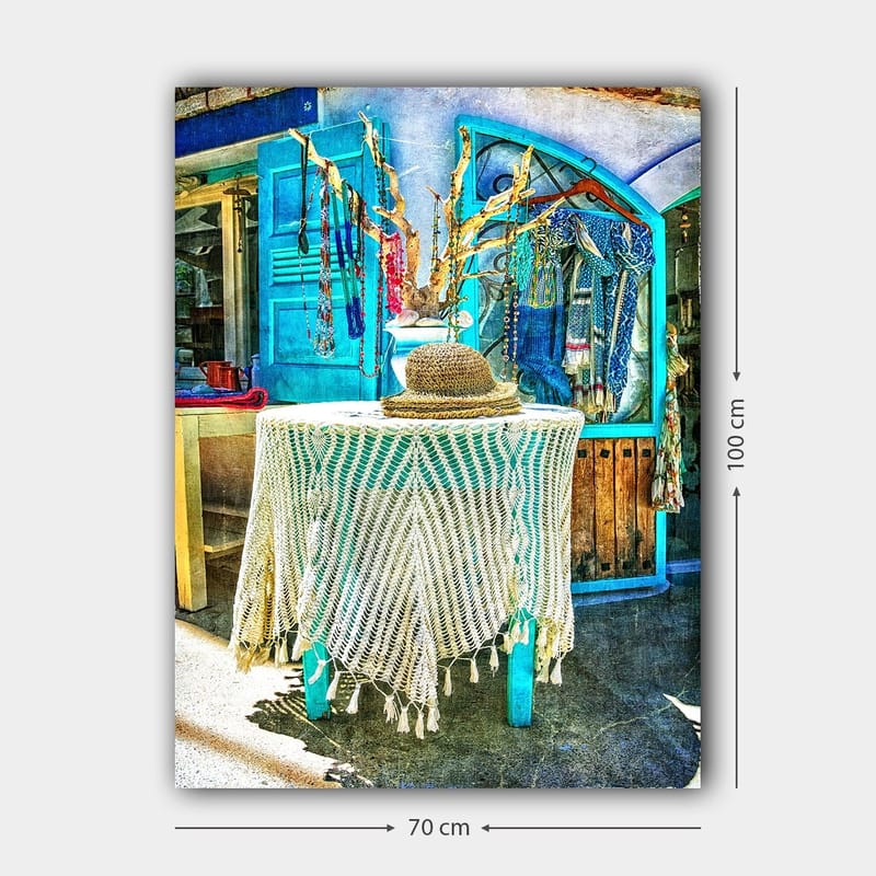 Canvastavla 70x100 cm - Stilren och färgglad inredningsdetalj med en hatt på ett bord, omgiven av smycken och kläder - Blå / Vit / Beige - Inredning & dekor - Tavlor & konst - Canvastavla