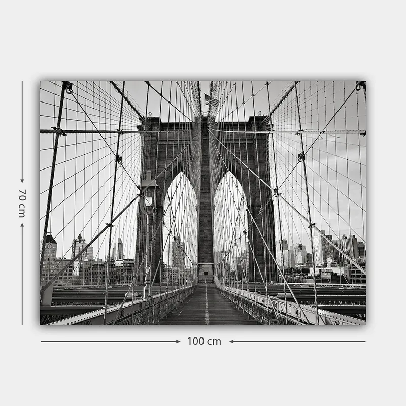 Canvastavla 70x100 cm - Svartvit bild av Brooklyn Bridge som visar dess majestätiska bågar och kablar - Svart / Vitt / Grått - Inredning & dekor - Tavlor & konst - Canvastavla