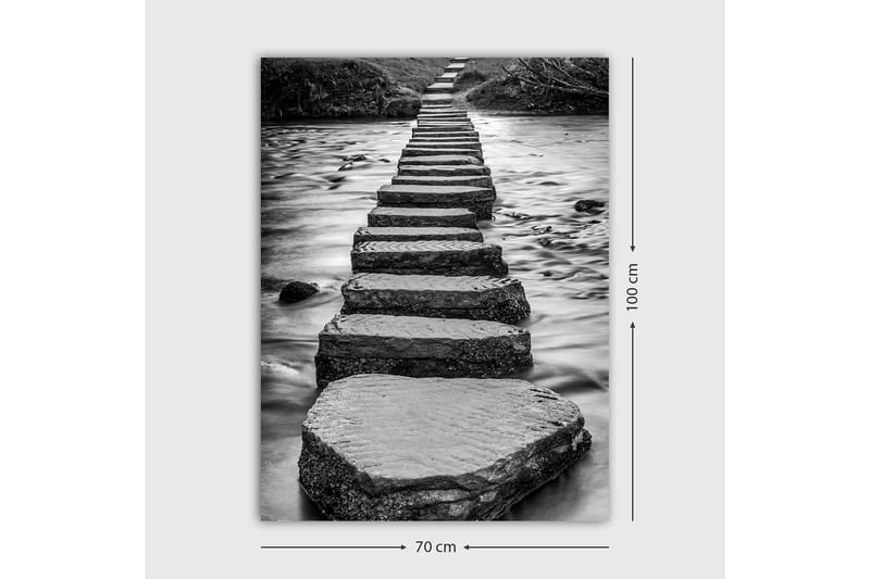 Canvastavla 70x100 cm - Svartvit bild av stenar som bildar en väg över vattenytan - Svart / Vitt / Grått - Inredning & dekor - Tavlor & konst - Canvastavla