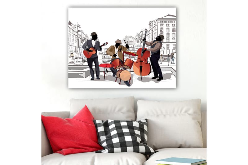 Canvastavla 70x100 cm - Tre musiker som spelar på gatan, med fokus på gitarr, trummor och kontrabas - Röd / Svart / Beige - Inredning & dekor - Tavlor & konst - Canvastavla