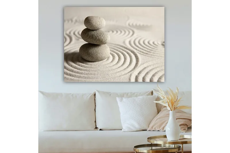 Canvastavla 70x100 cm - Tre staplade stenar på en sandyta med vågiga mönster - Grå / Beige - Inredning & dekor - Tavlor & konst - Canvastavla