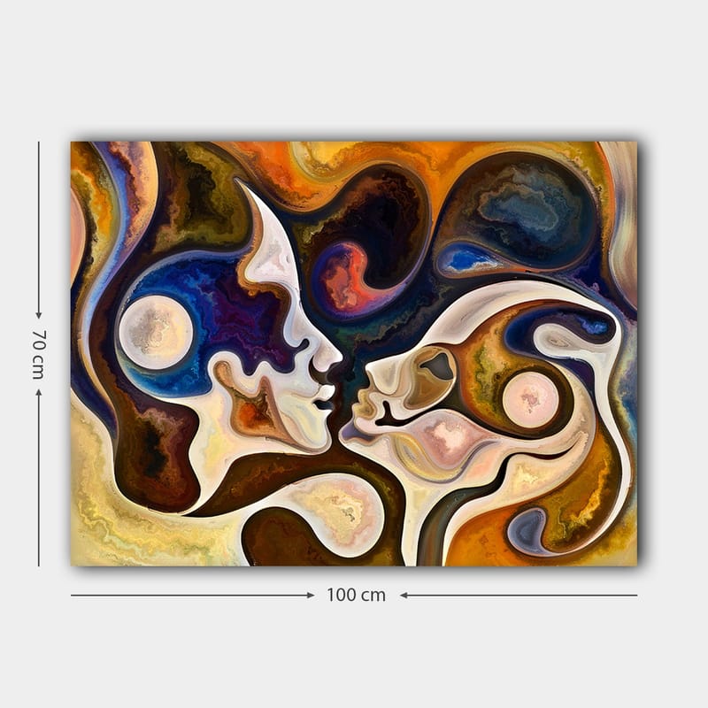 Canvastavla 70x100 cm - Två ansikten som möts i en intim kyss, omgivna av abstrakta former och färger - Mörkblå / Brunt / Beige - Inredning & dekor - Tavlor & konst - Canvastavla