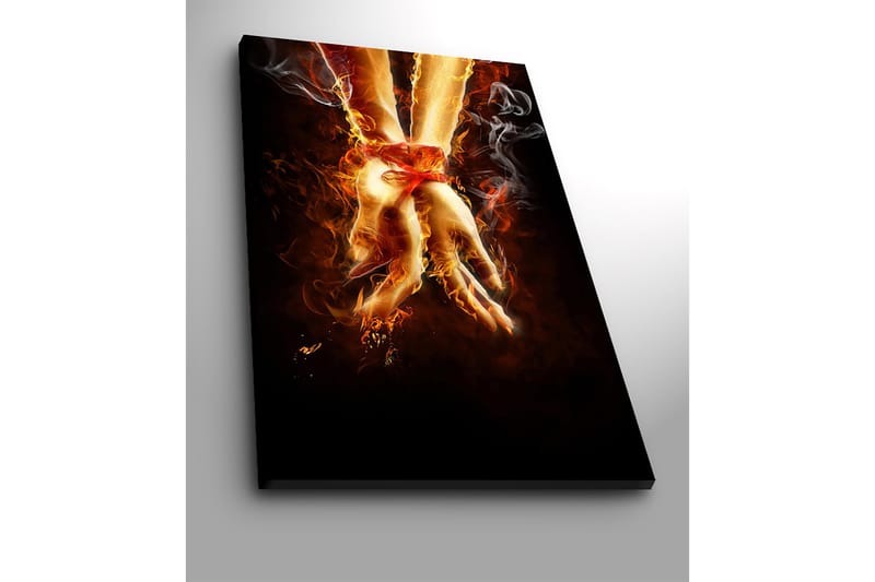 Canvastavla 70x100 cm - Två händer som är sammanbundna med ett rött band, omgivna av eld och rök - Orange / Röd / Beige - Inredning & dekor - Tavlor & konst - Canvastavla
