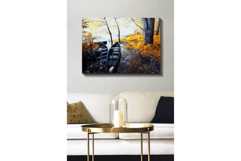 Canvastavla 70x100 cm - Två svarta båtar vid en gyllene höstlandskap med träd och spegelbild i vattnet - Svart / Gyllene / Blå - Inredning & dekor - Tavlor & konst - Canvastavla