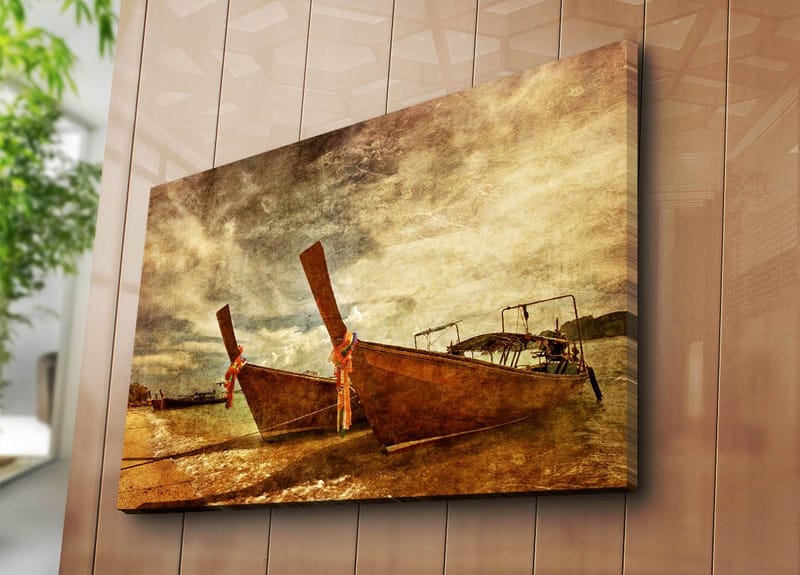 Canvastavla 70x100 cm - Två traditionella thailändska båtar vid stranden - Brun / Beige / Orange - Inredning & dekor - Tavlor & konst - Canvastavla