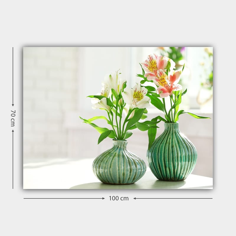 Canvastavla 70x100 cm - Två vaser med blommor i en ljus och fräsch miljö - Grön / Vit / Rosa - Inredning & dekor - Tavlor & konst - Canvastavla