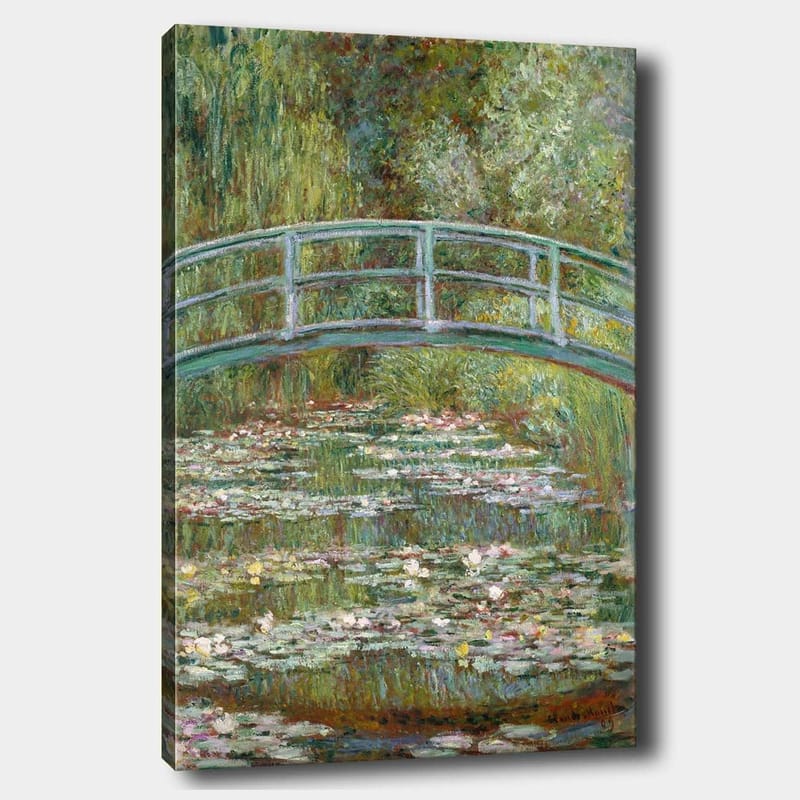 Canvastavla 70x100 cm - Vacker bro över en damm med näckrosor i en grönskande omgivning - Grön / Blå / Vit - Inredning & dekor - Tavlor & konst - Canvastavla