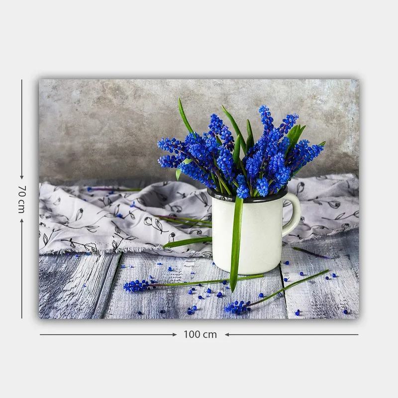 Canvastavla 70x100 cm - Vacker bukett med blå hyacinter i en vit kopp - Blå / Grön - Inredning & dekor - Tavlor & konst - Canvastavla
