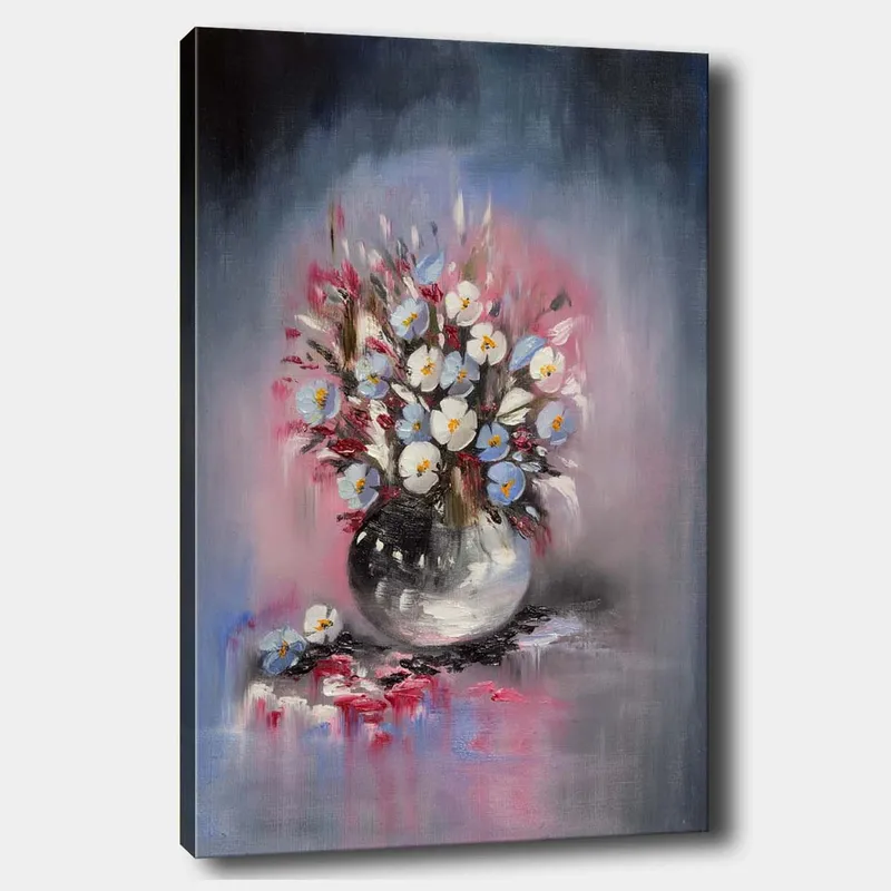 Canvastavla 70x100 cm - Vacker bukett med blommor i en rund vas, Blå / Vit / Svart