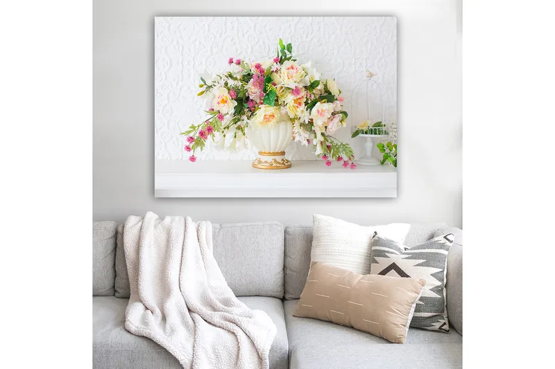 Canvastavla 70x100 cm - Vacker bukett med färgglada blommor i en elegant vas - Rosa / Grön / Krämfärgad - Inredning & dekor - Tavlor & konst - Canvastavla