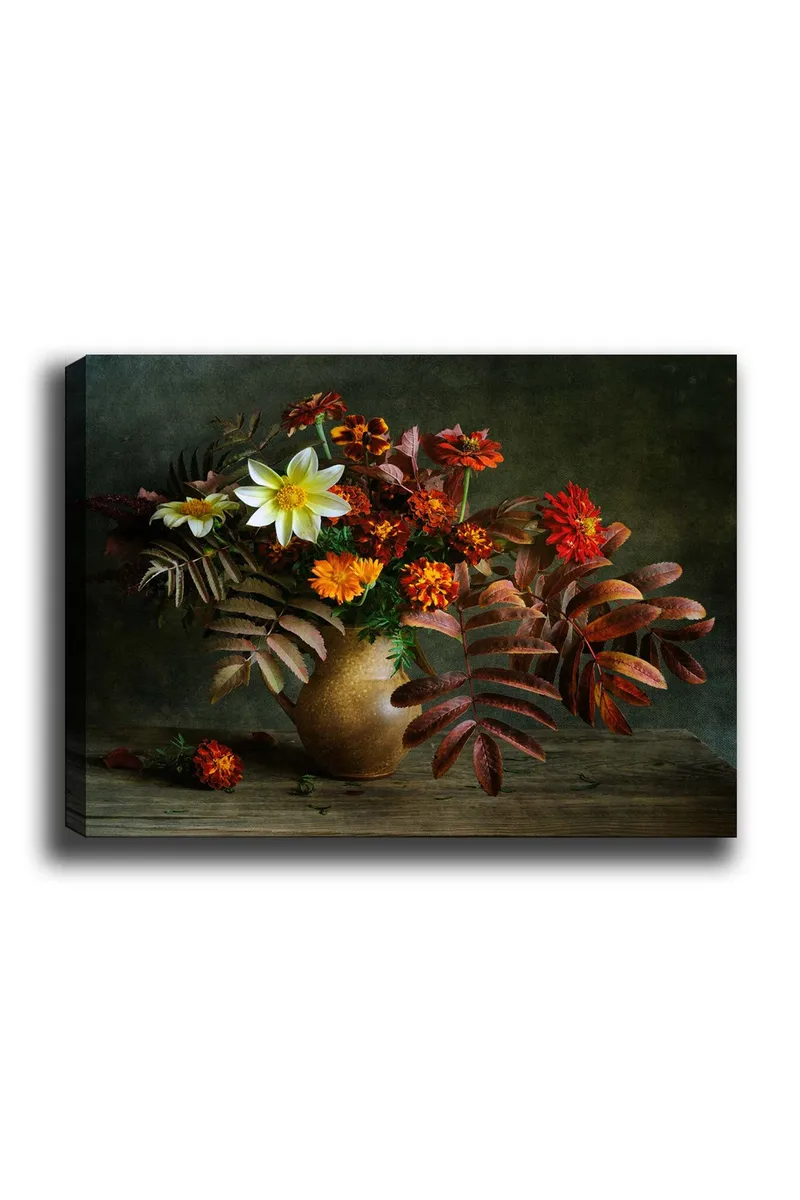 Canvastavla 70x100 cm - Vacker bukett med färgglada blommor och löv i en keramikvas - Vit / Orange / Röd - Inredning & dekor - Tavlor & konst - Canvastavla