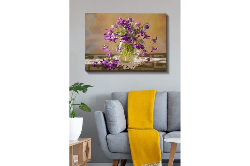 Canvastavla 70x100 cm - Vacker bukett med lila blommor i en glasvas - Lila / Grön - Inredning & dekor - Tavlor & konst - Canvastavla