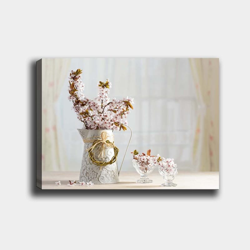 Canvastavla 70x100 cm - Vacker bukett med rosa blommor i en dekorativ kanna - Rosa / Grön / Vit - Inredning & dekor - Tavlor & konst - Canvastavla