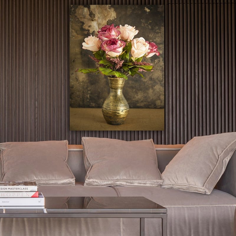 Canvastavla 70x100 cm - Vacker bukett med rosor i en dekorativ vas - Rosa / Grön / Guld - Inredning & dekor - Tavlor & konst - Canvastavla