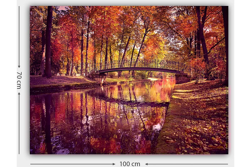 Canvastavla 70x100 cm - Vacker höstscen med en bro som sträcker sig över en spegelblanka vattenyta omgiven av färgglada träd - Orange / Röd / Gul - Inredning & dekor - Tavlor & konst - Canvastavla