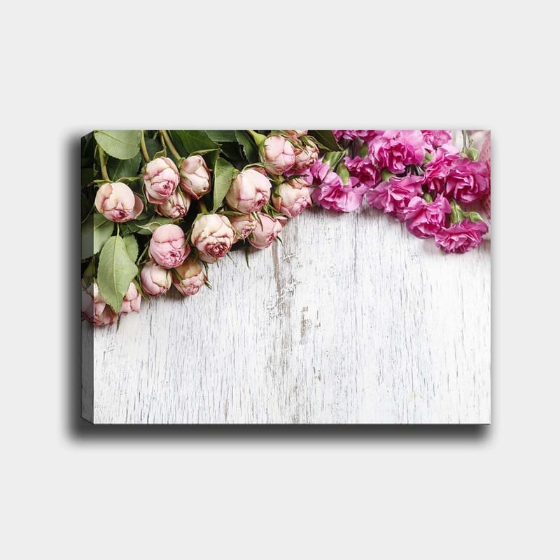 Canvastavla 70x100 cm - Vacker komposition av rosor och nejlikor i mjuka rosa nyanser, Ljusrosa / Mörkrosa / Grön