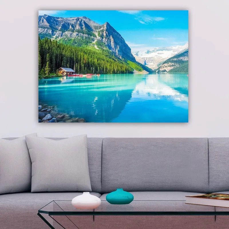 Canvastavla 70x100 cm - Vacker sjö omgiven av majestätiska berg och tät grönska - Turkos / Grön / Blå - Inredning & dekor - Tavlor & konst - Canvastavla