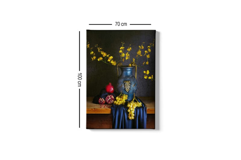 Canvastavla 70x100 cm - Vacker stilleben med en blå vas fylld med gula blommor och frukter som granatäpple och druvor - Blå / Gul / Röd - Inredning & dekor - Tavlor & konst - Canvastavla