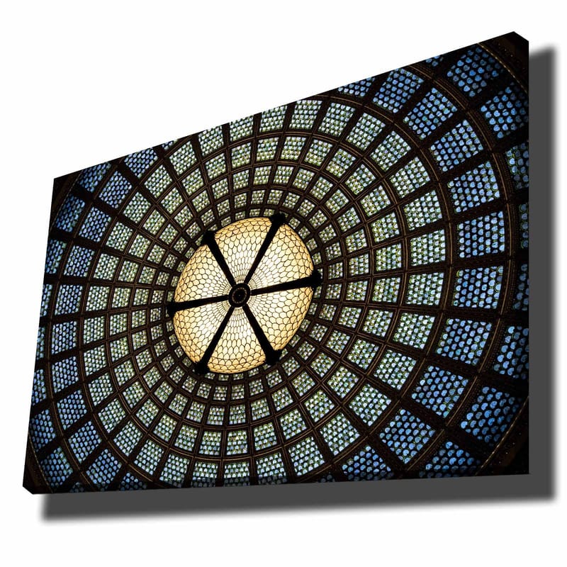 Canvastavla 70x100 cm - Vacker taklampa med geometriska mönster i glas, Blå / Grön / Beige