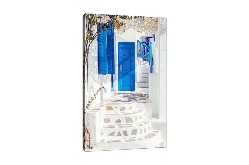 Canvastavla 70x100 cm - Vacker trappa med blå dörrar och fönster i en vit byggnad, omgiven av grönska - Blå / Vit - Inredning & dekor - Tavlor & konst - Canvastavla