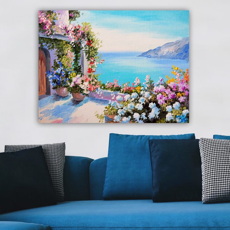 Canvastavla 70x100 cm - Vacker utsikt över havet med blomsterarrangemang i krukor som pryder en terrass - Blå / Grön / Rosa - Inredning & dekor - Tavlor & konst - Canvastavla