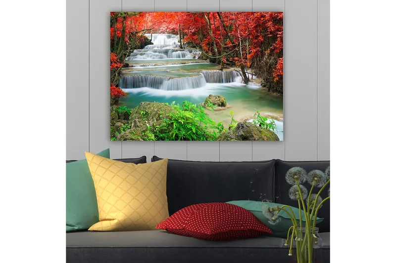 Canvastavla 70x100 cm - Vacker vattenfallsscen omgiven av färgglada höstlöv - Röd / Grön / Blå - Inredning & dekor - Tavlor & konst - Canvastavla
