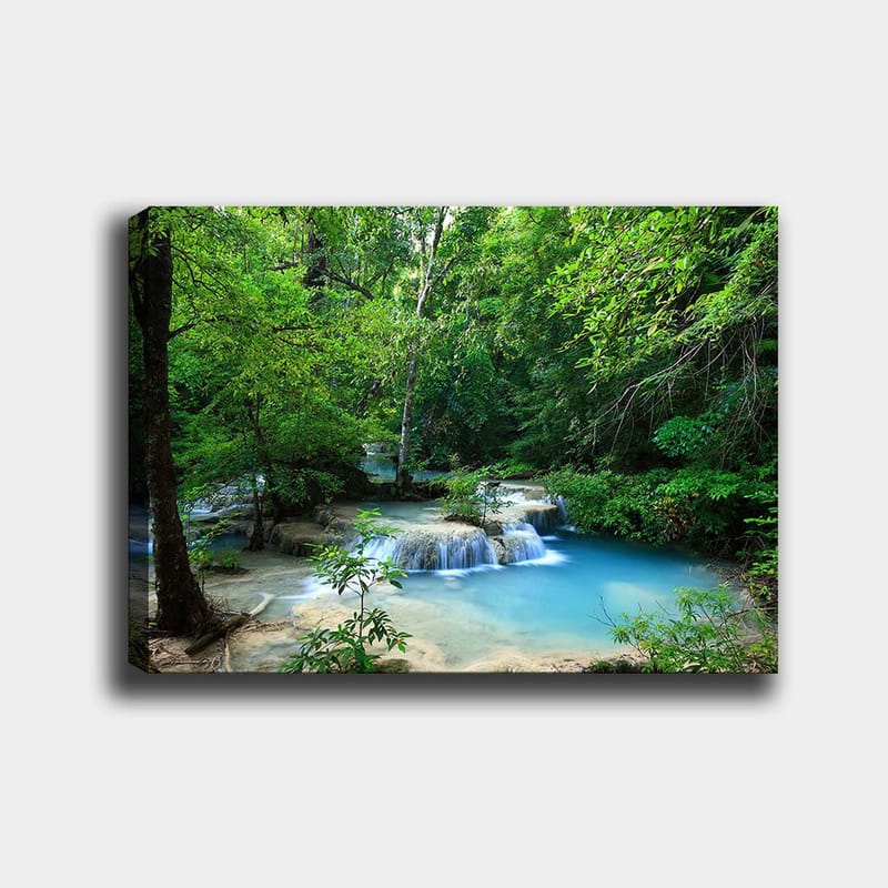 Canvastavla 70x100 cm - Vacker vattenfallsscen omgiven av frodig grönska - Grön / Blå / Beige - Inredning & dekor - Tavlor & konst - Canvastavla