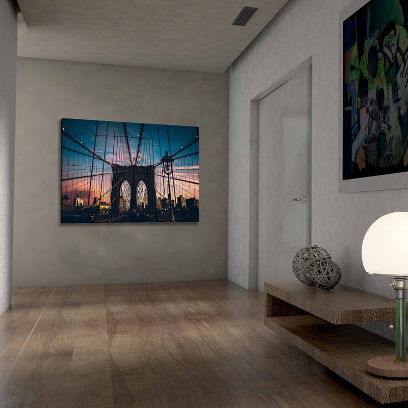 Canvastavla 70x100 cm - Vacker vy av Brooklyn Bridge med en dramatisk himmel i skymningen - Mörkblå / Rosa / Grå - Inredning & dekor - Tavlor & konst - Canvastavla