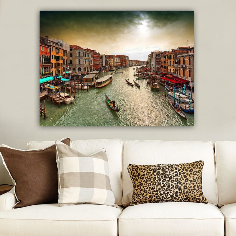 Canvastavla 70x100 cm - Vacker vy över en kanal i Venedig med gondoler och färgglada byggnader längs vattnet - Grön / Orange / Blå - Inredning & dekor - Tavlor & konst - Canvastavla