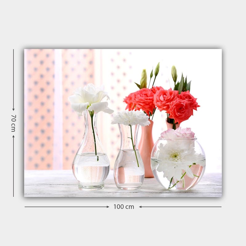 Canvastavla 70x100 cm - Vackra blommor i glasvaser som skapar en fräsch och livlig atmosfär - Vit / Korall / Grön - Inredning & dekor - Tavlor & konst - Canvastavla