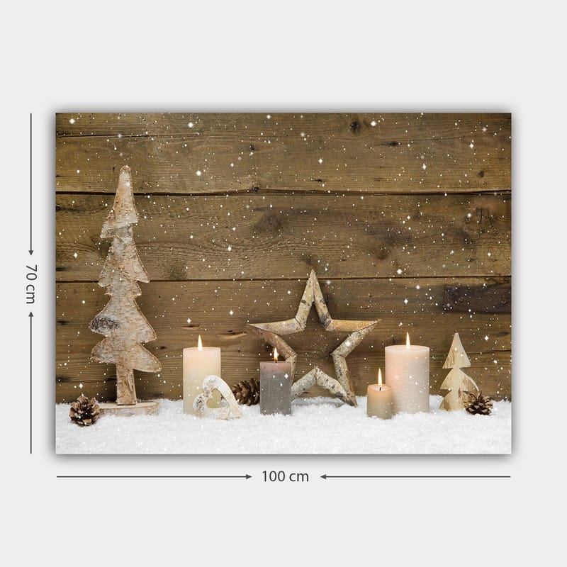 Canvastavla 70x100 cm - Vinterlig dekoration med ljus, träd och stjärnor på en snötäckt yta - Vit / Grå / Brun - Inredning & dekor - Tavlor & konst - Canvastavla