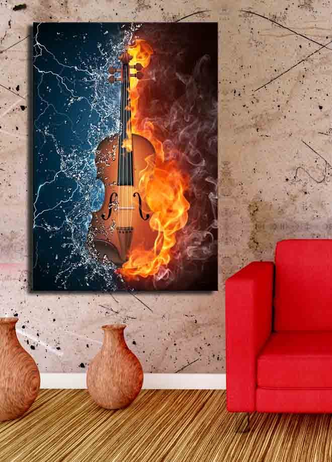 Canvastavla 70x100 cm - Violin som är omgiven av eld och vatten, vilket symboliserar kontrasten mellan elementen - Orange / Blå / Brun - Inredning & dekor - Tavlor & konst - Canvastavla