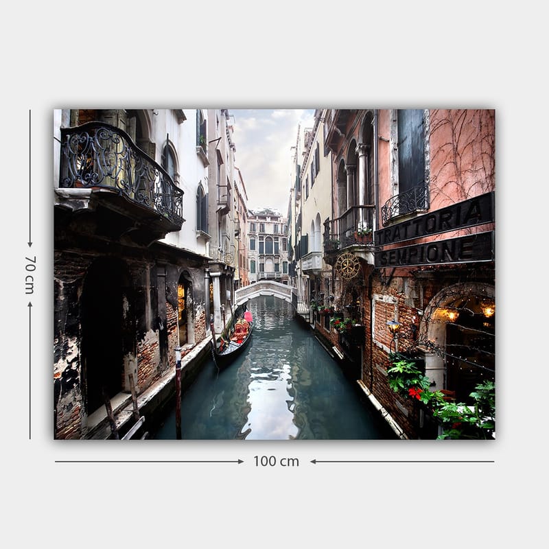 Canvastavla 70x100 cm - Pittoresk kanal i Venedig med gondoler och historiska byggnader - Mörkblå / Tegelröd / Grön - Inredning & dekor - Tavlor & konst - Canvastavla