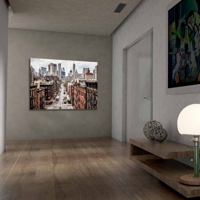 Canvastavla 70x100 cm - Panoramavy av en stad med höga byggnader och livliga gator - Mörkröd / Grå / Beige - Inredning & dekor - Tavlor & konst - Canvastavla