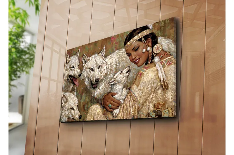 Canvastavla 70x45 cm - Kvinna i traditionell klädsel omgiven av vargar - Vit / Beige / Grön - Inredning & dekor - Tavlor & konst - Canvastavla